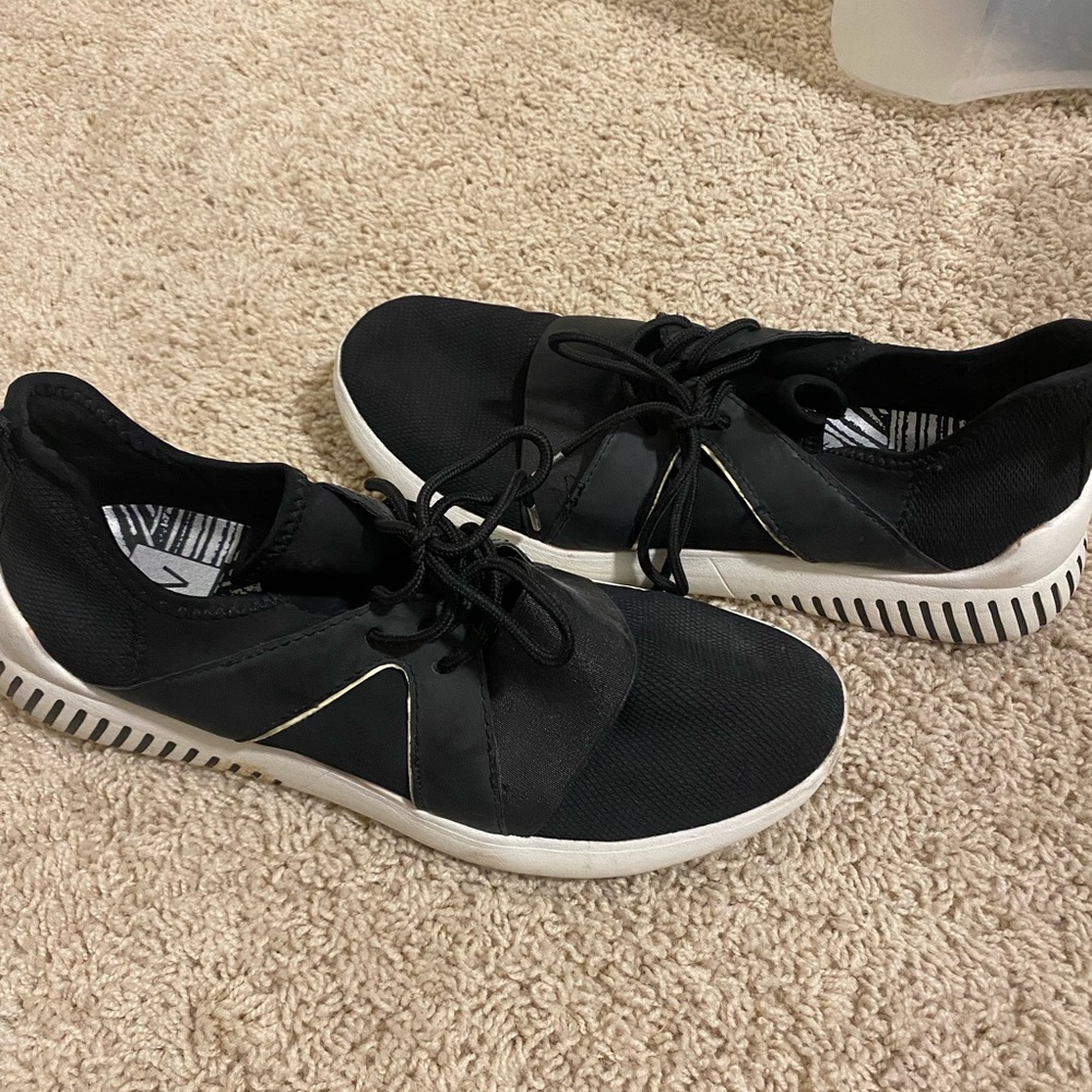 NWOT: DV by Dolce Vita Slip on Sneakers